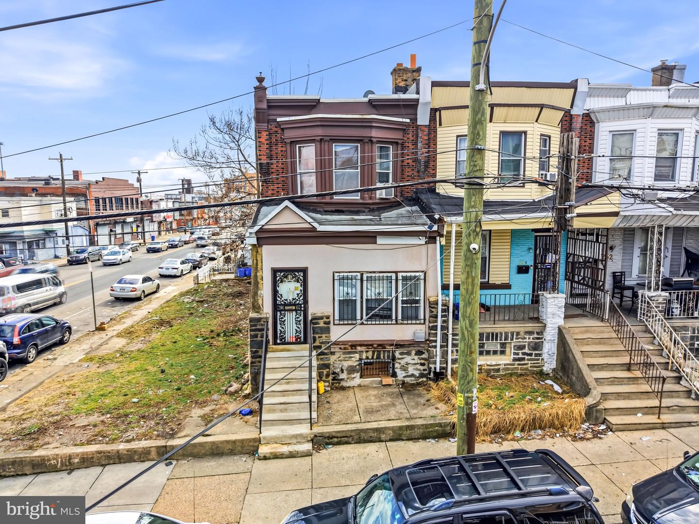 252 E Ontario St Property Photo 1