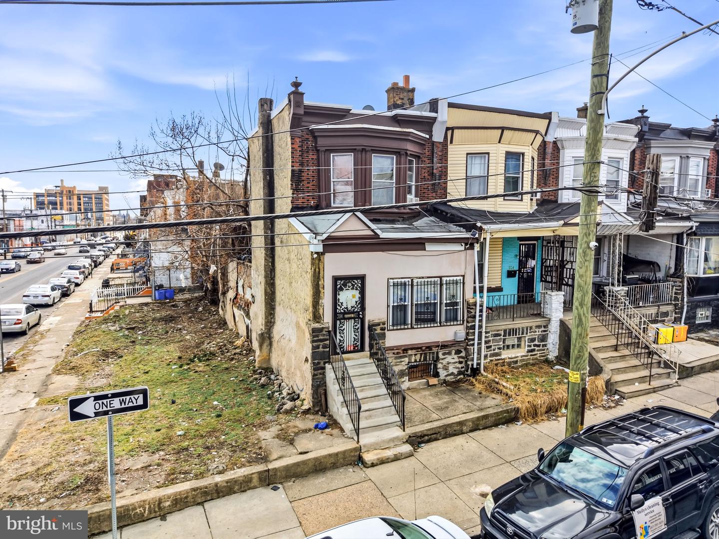 252 E Ontario St Property Photo 3