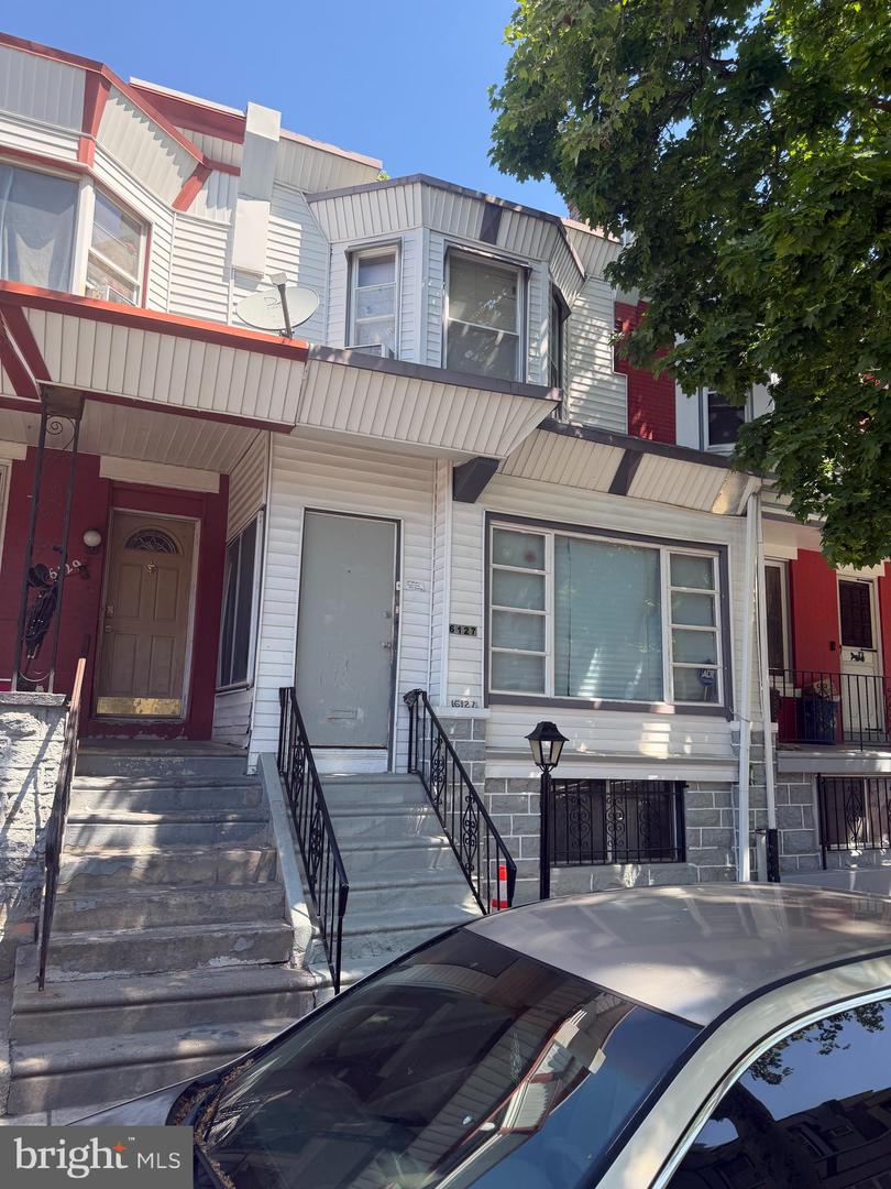 6127 Irving St Property Photo 2