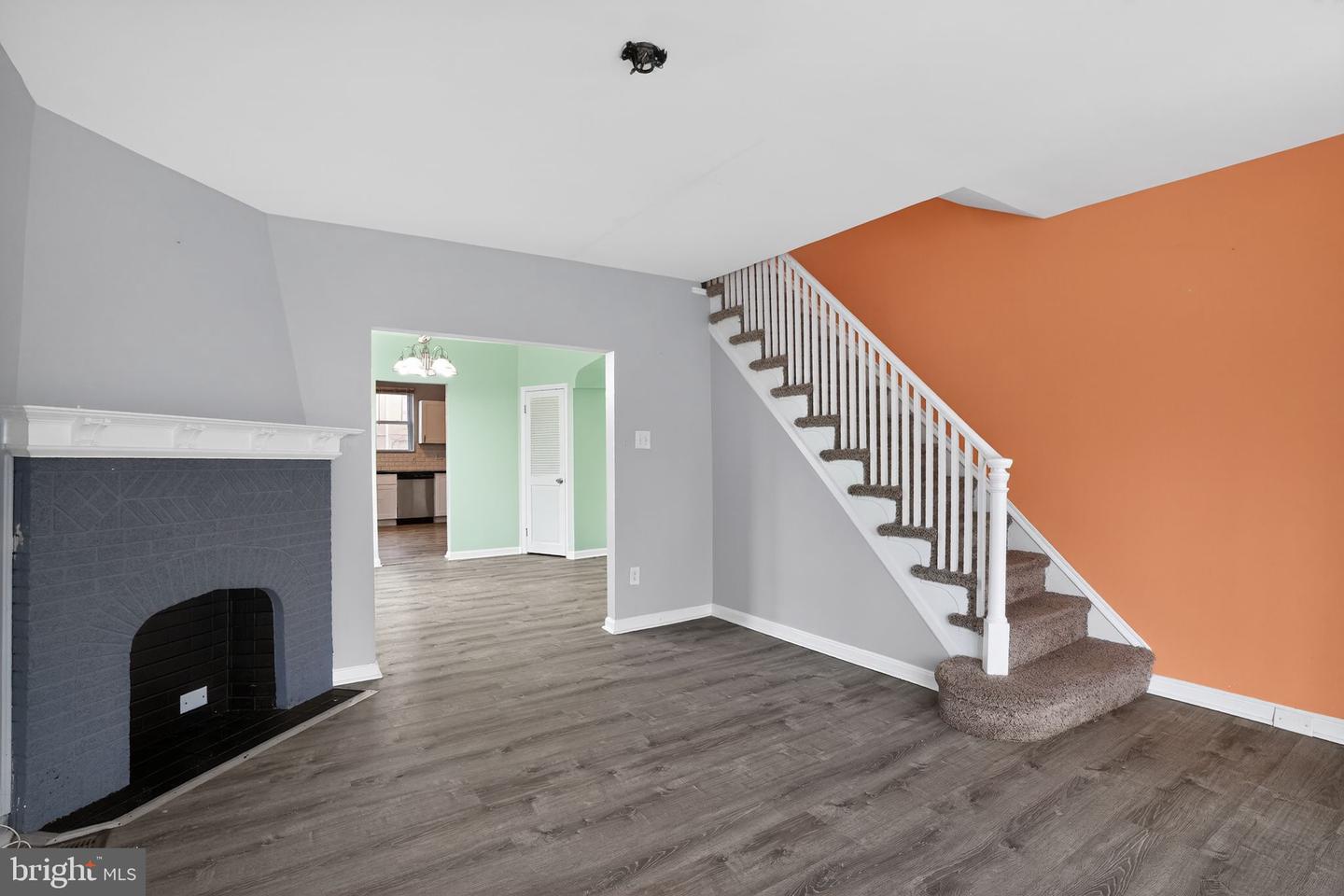 614 Gerhard St Property Photo 12