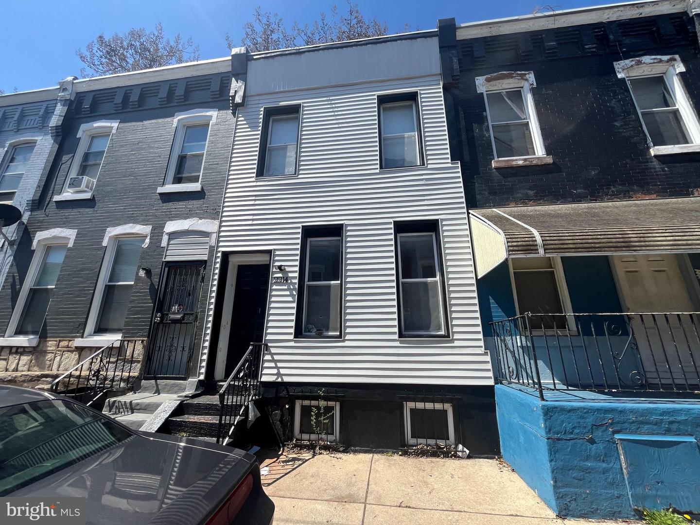 2214 N CLEVELAND ST Property Photo 1