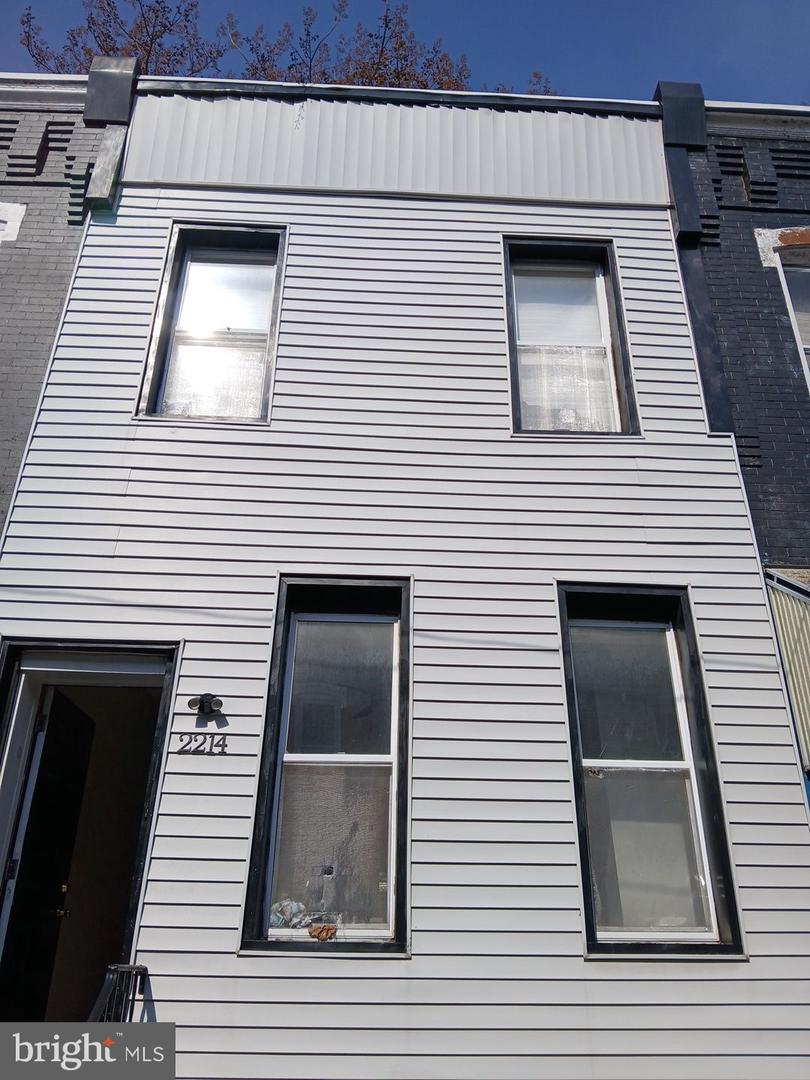 2214 N Cleveland St Property Photo 3