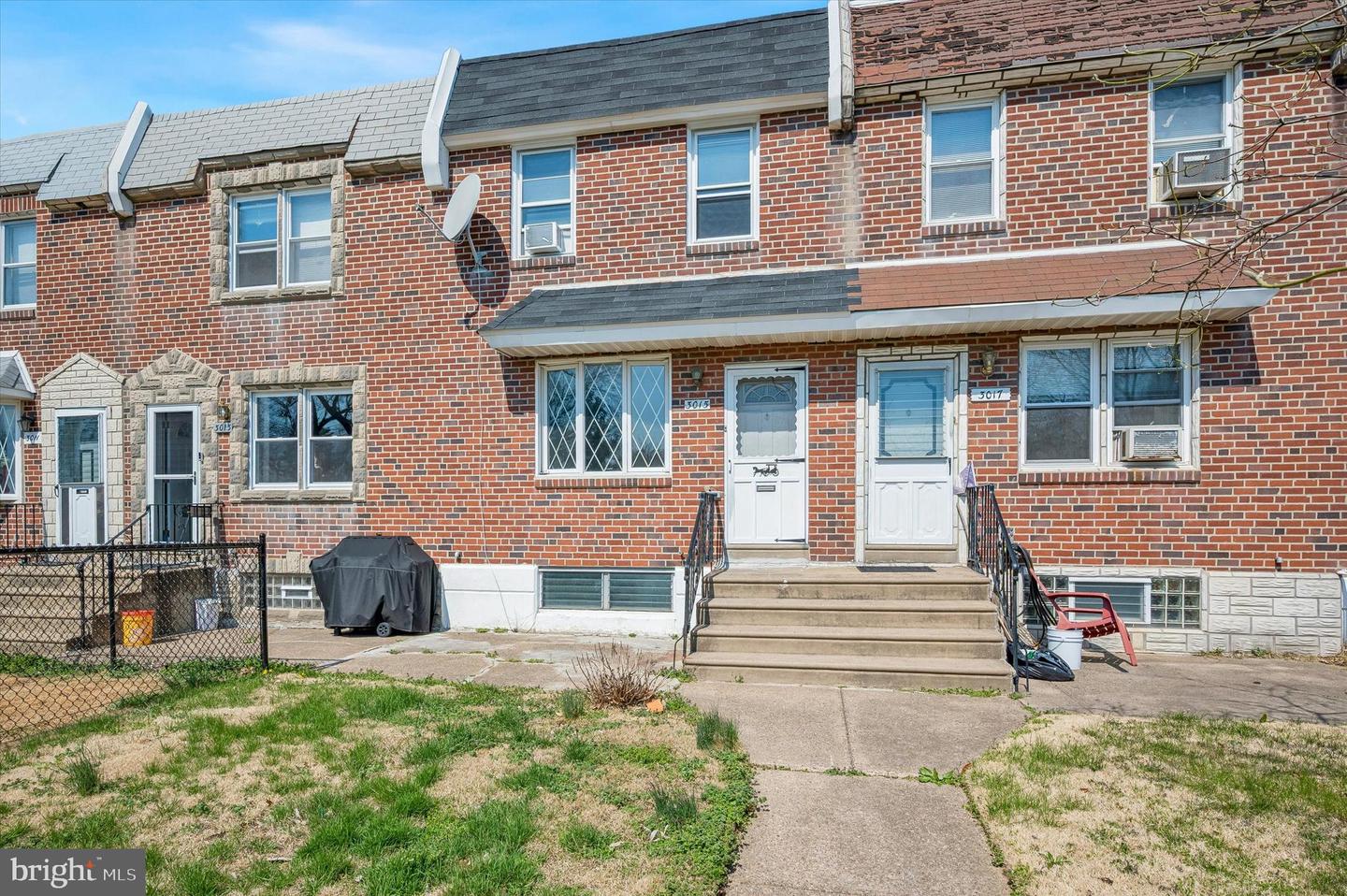 3015 Holme Ave Property Photo 1