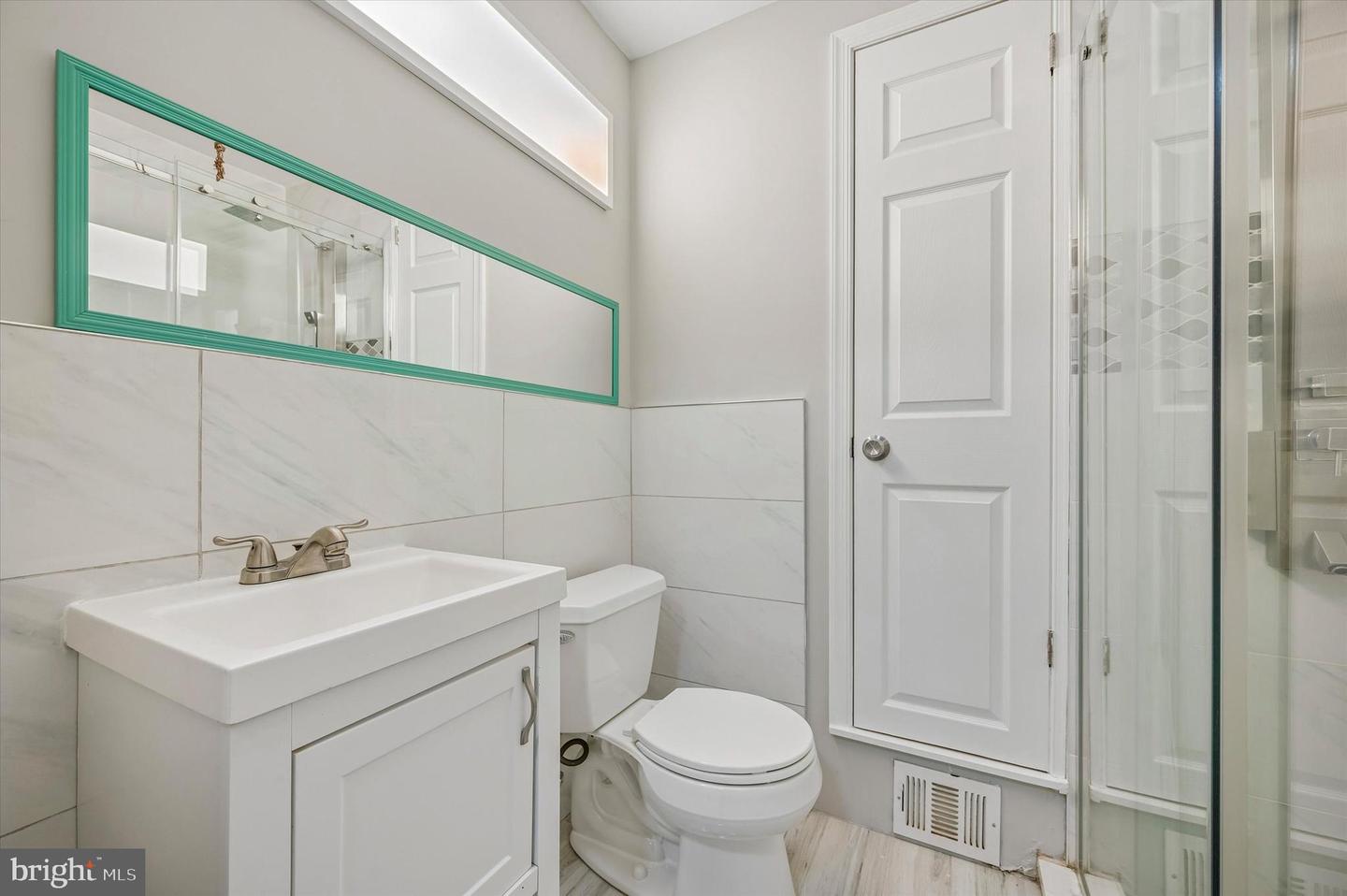 3015 Holme Ave Property Photo 17
