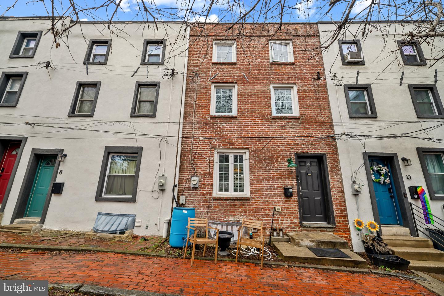 9 BRISTOW PL Property Photo 1
