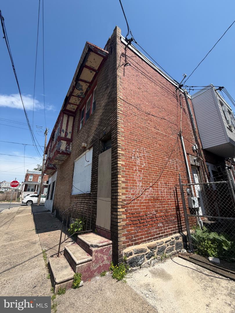 5318 W Girard Ave Property Photo 4