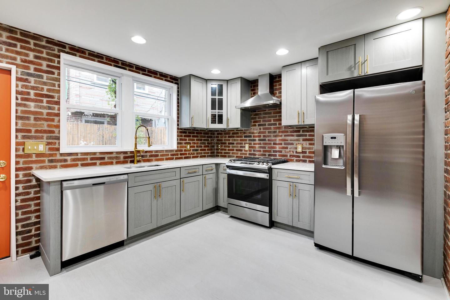 1903 S Warnock St Property Photo 1