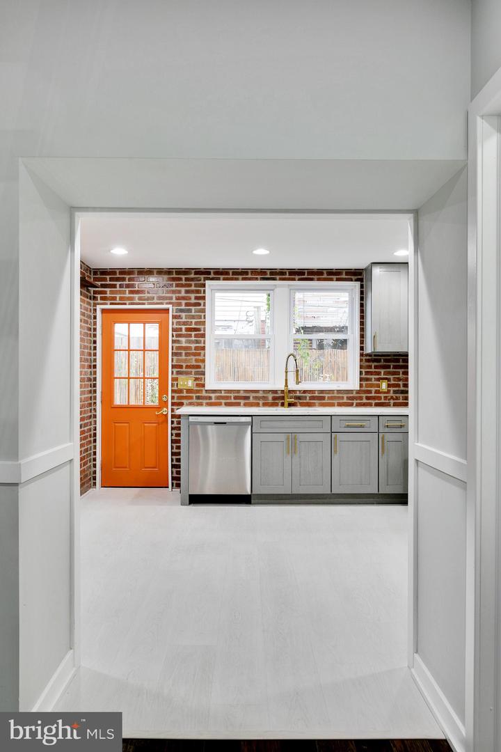 1903 S Warnock St Property Photo 12