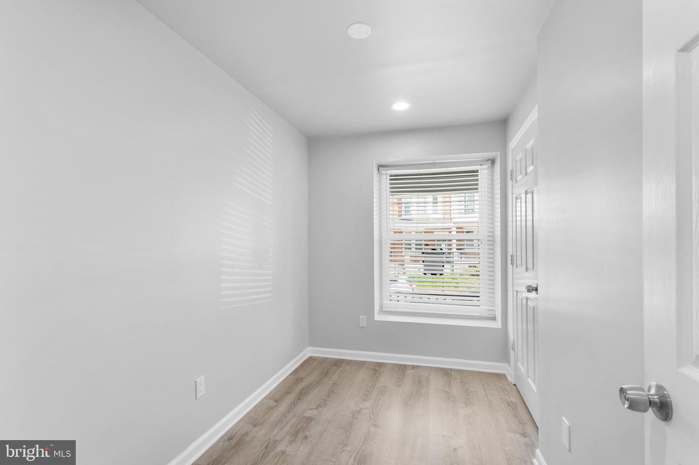 69 E Slocum St Property Photo 9