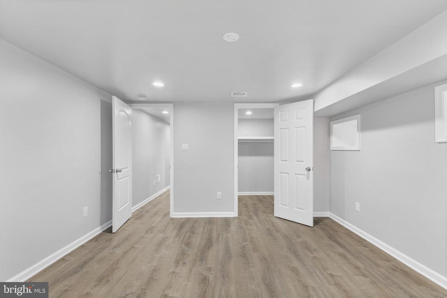 69 E Slocum St Property Photo 16