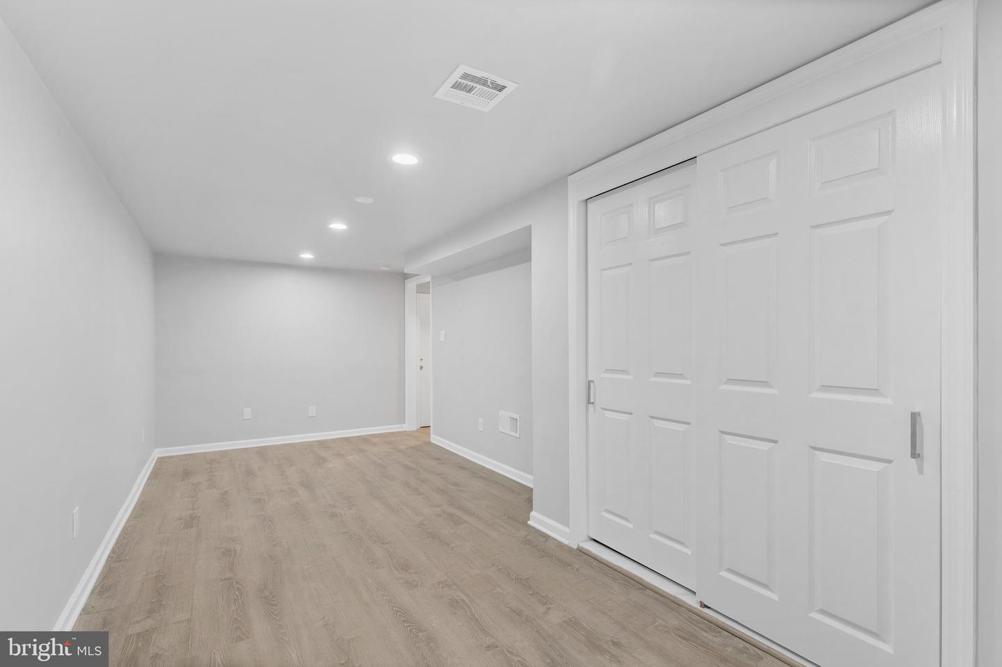 69 E Slocum St Property Photo 17