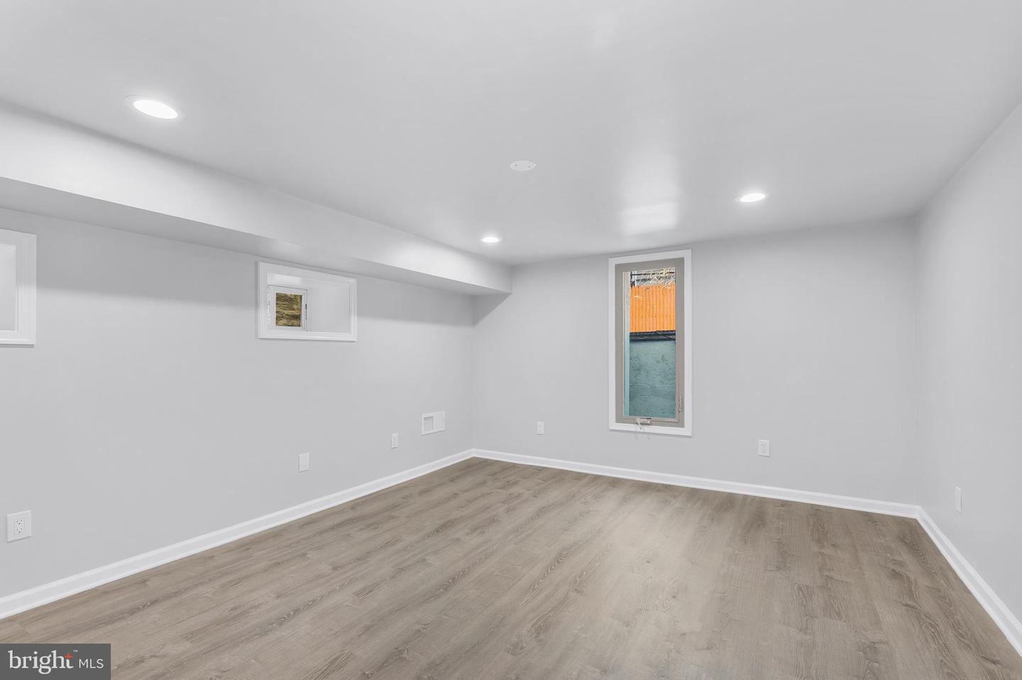 69 E Slocum St Property Photo 18