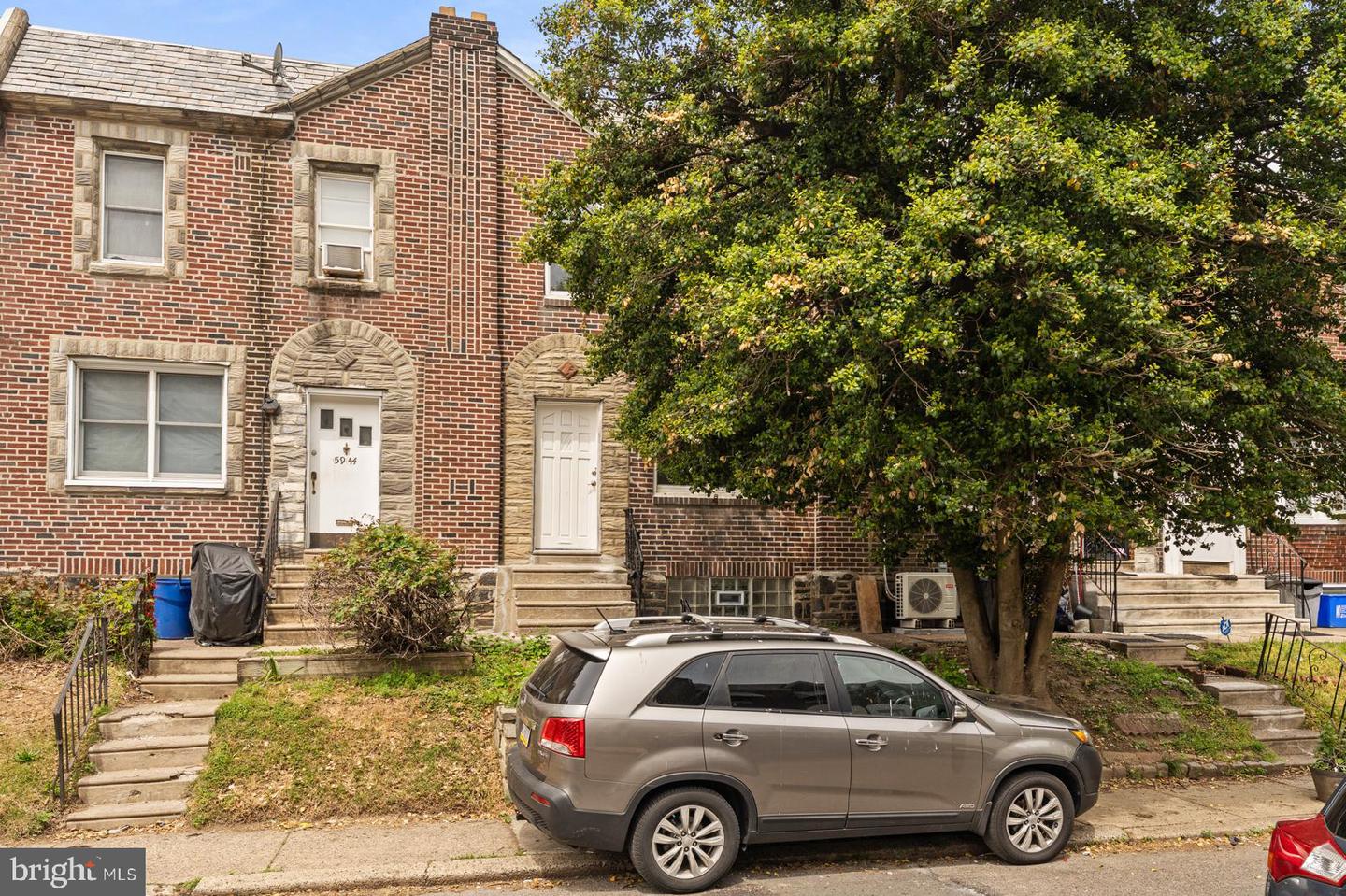 5946 Bennington St Property Photo 1