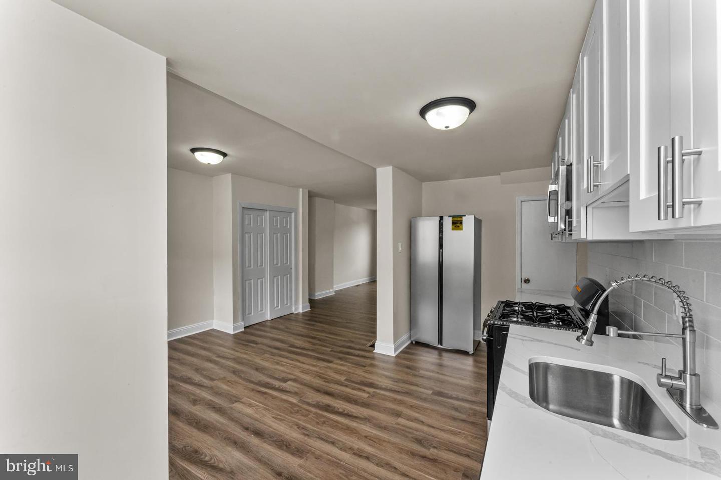 5946 Bennington St Property Photo 12