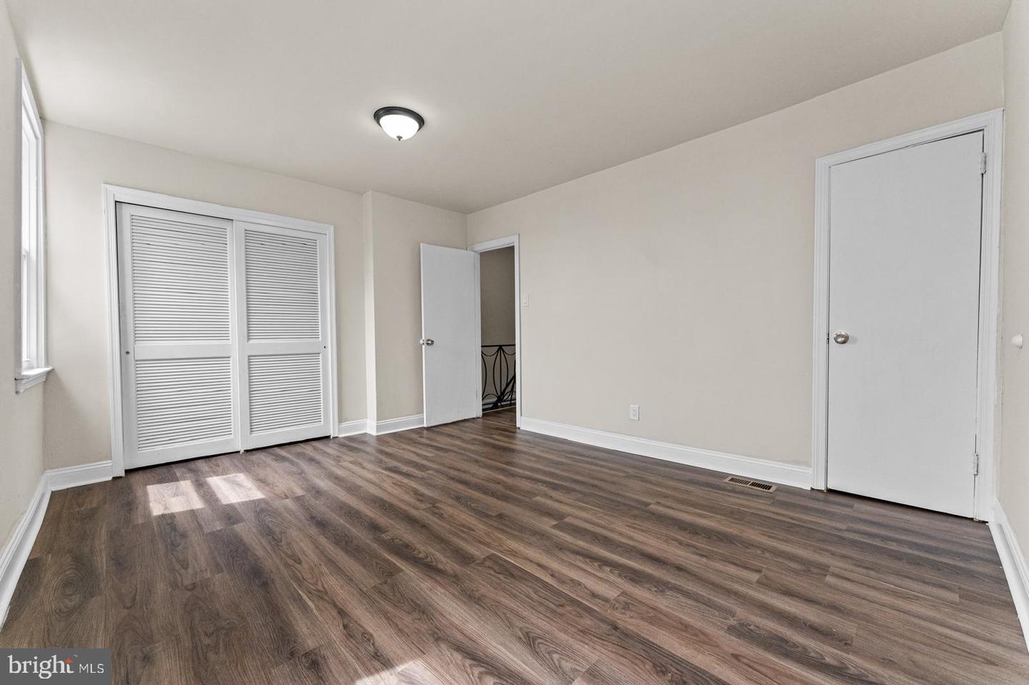 5946 Bennington St Property Photo 15