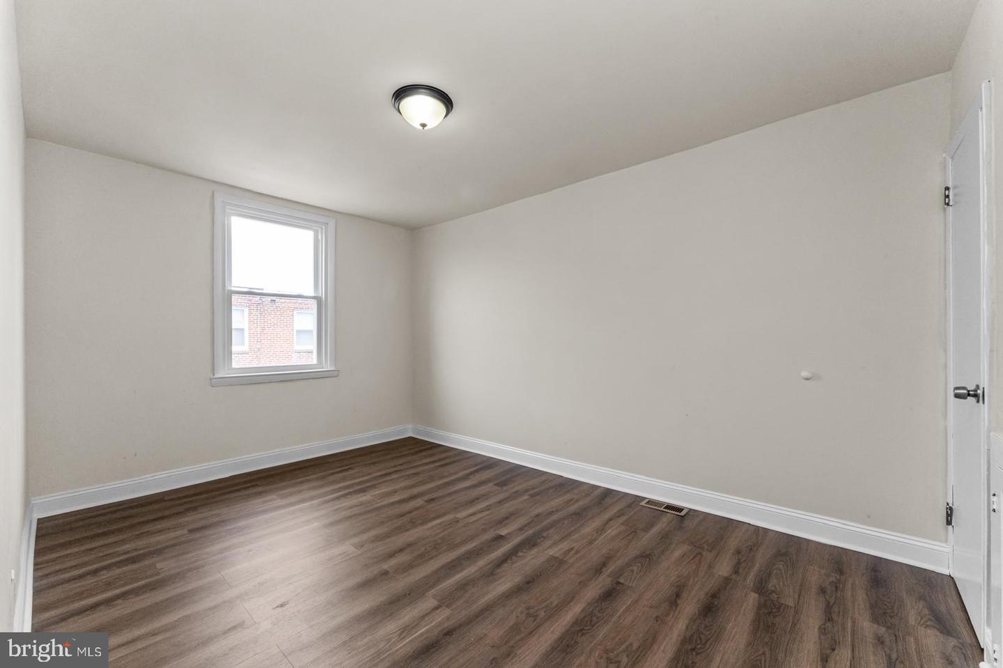 5946 Bennington St Property Photo 16