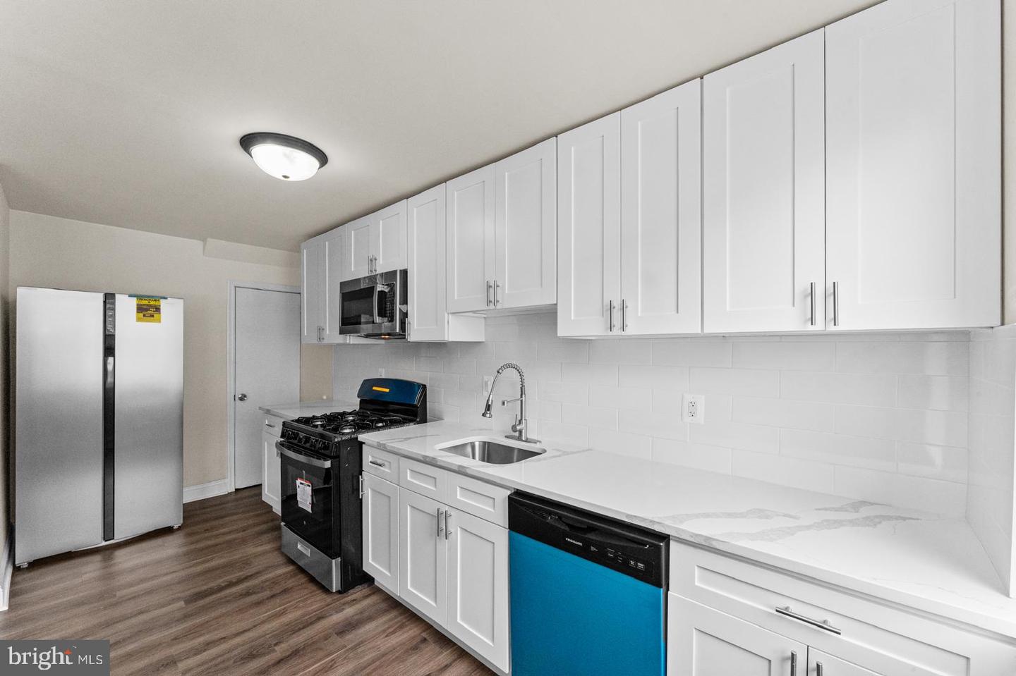 5946 Bennington St Property Photo 19