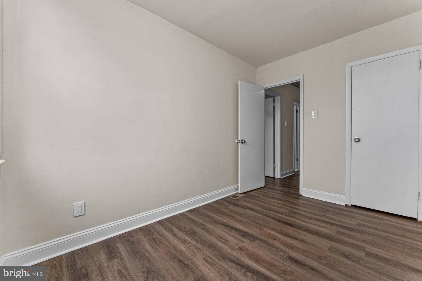 5946 Bennington St Property Photo 20