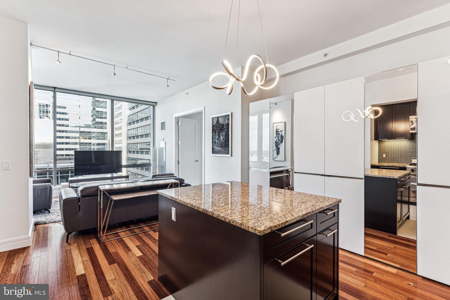 1414 S Penn Sq #34g Property Photo 10