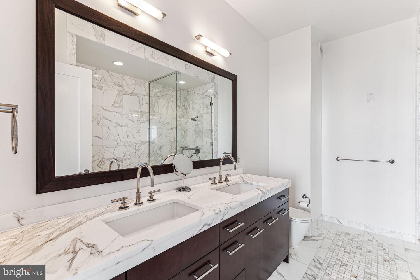 1414 S Penn Sq #34g Property Photo 15