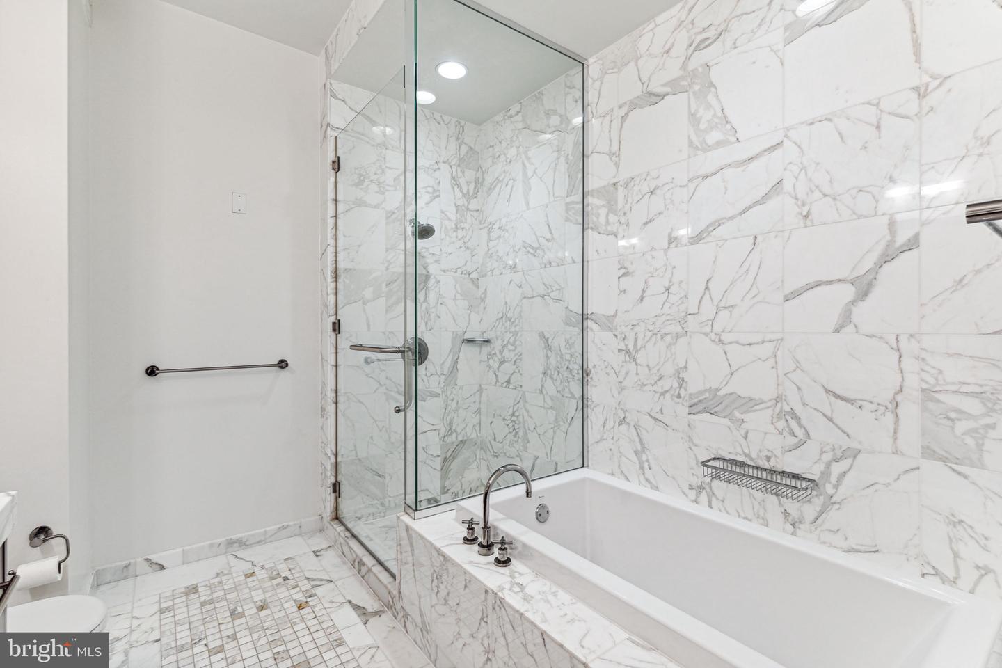 1414 S Penn Sq #34g Property Photo 16