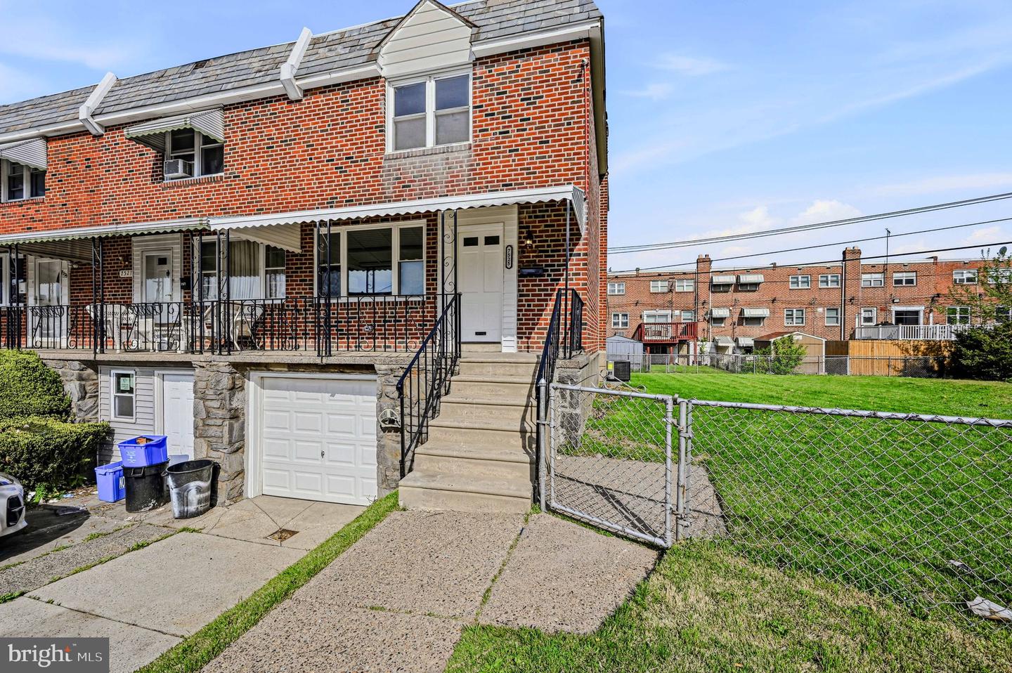 7525 Dickens Pl Property Photo 1