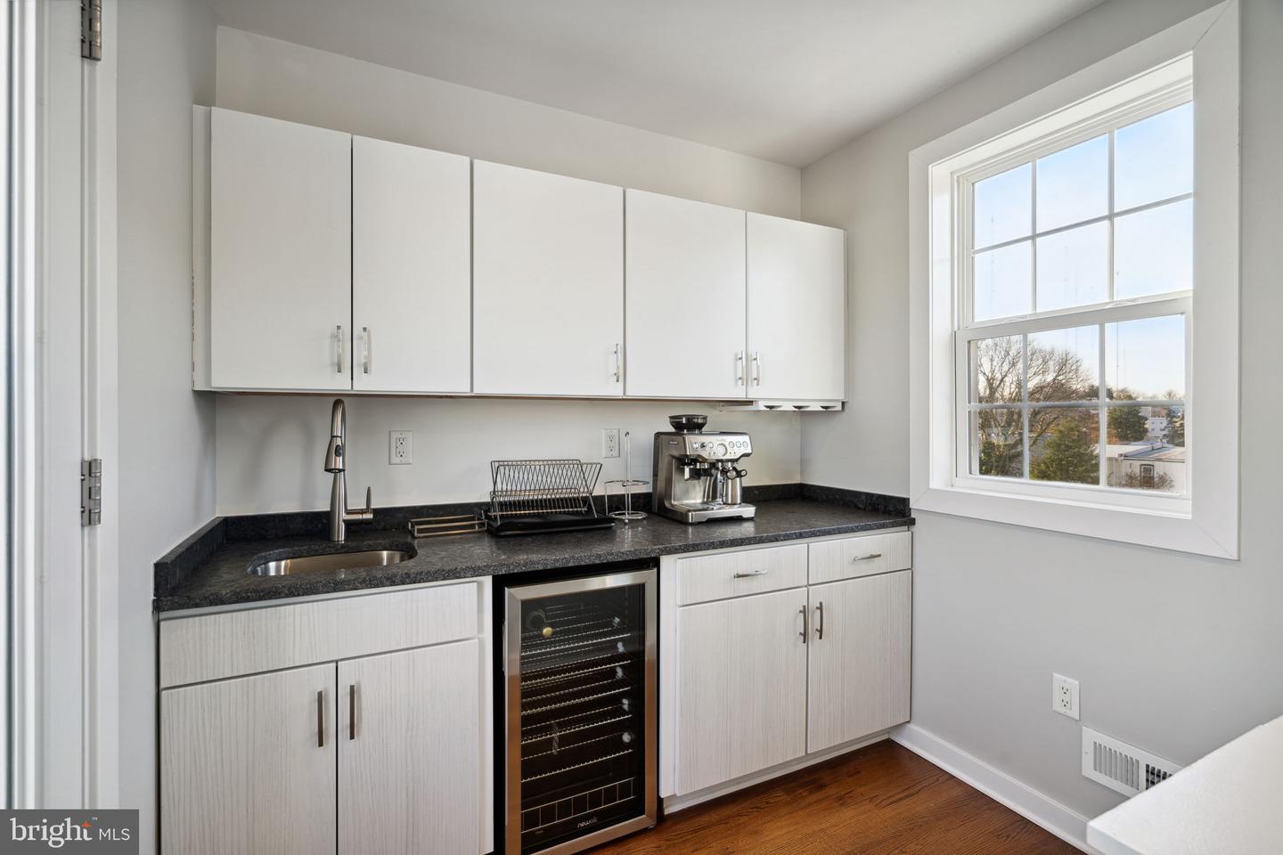 325 Wright St Property Photo 15