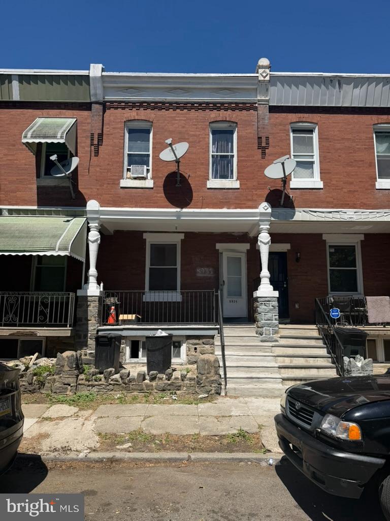 5931 Summer St Property Photo 1