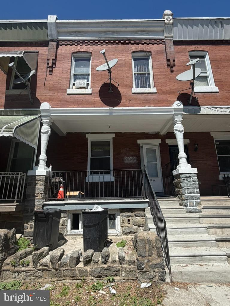 5931 Summer St Property Photo 4