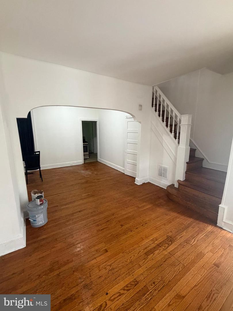 5931 Summer St Property Photo 6