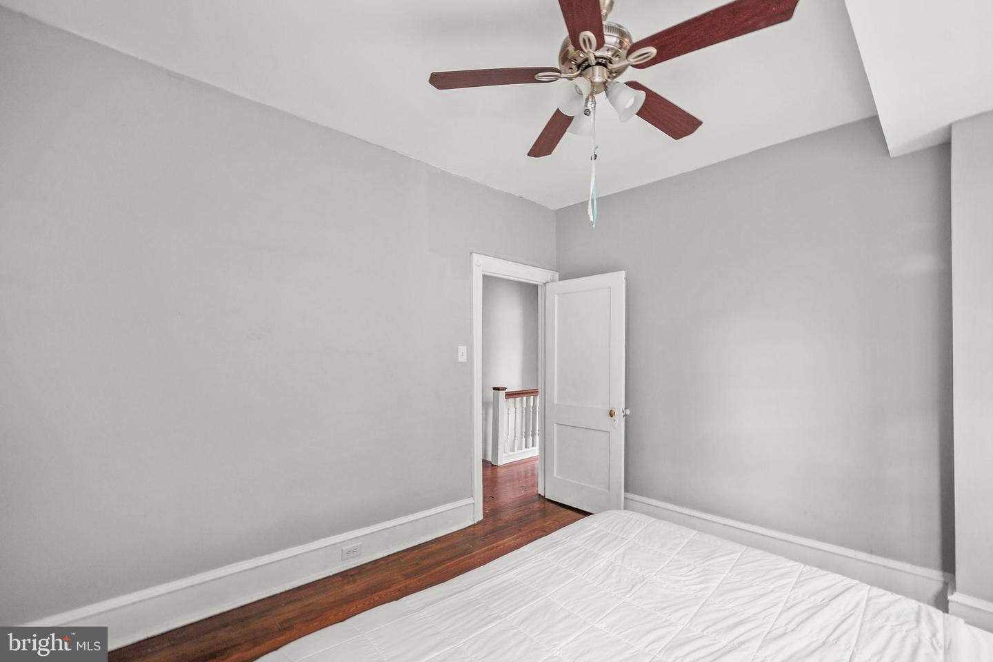 5930 Pulaski Ave Property Photo 19