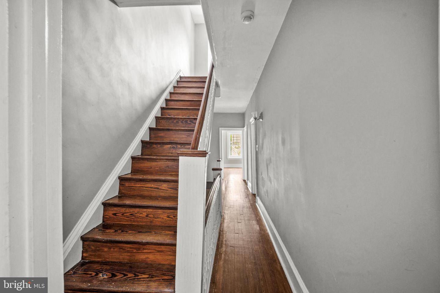 5930 Pulaski Ave Property Photo 24