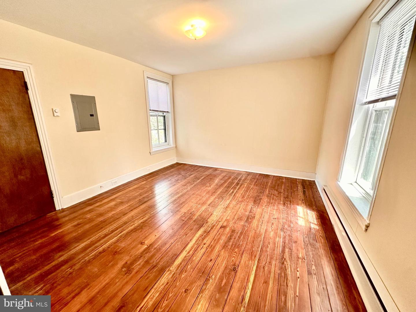 30 W Penn St #2r Property Photo 5