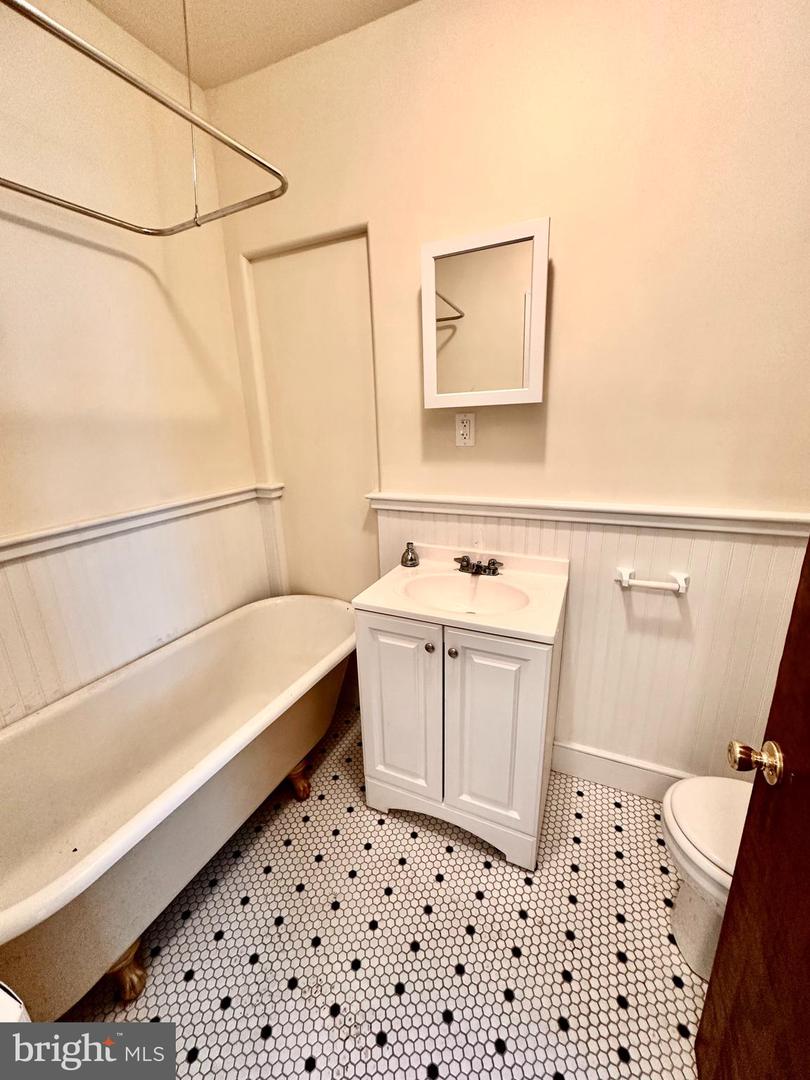 30 W Penn St #2r Property Photo 6