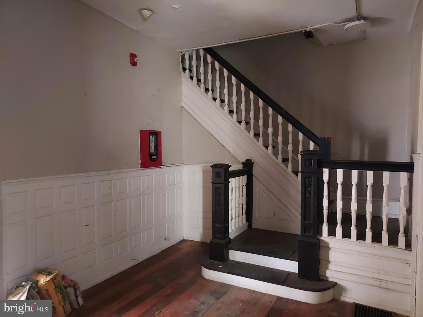 5302 Wayne Ave Property Photo 5
