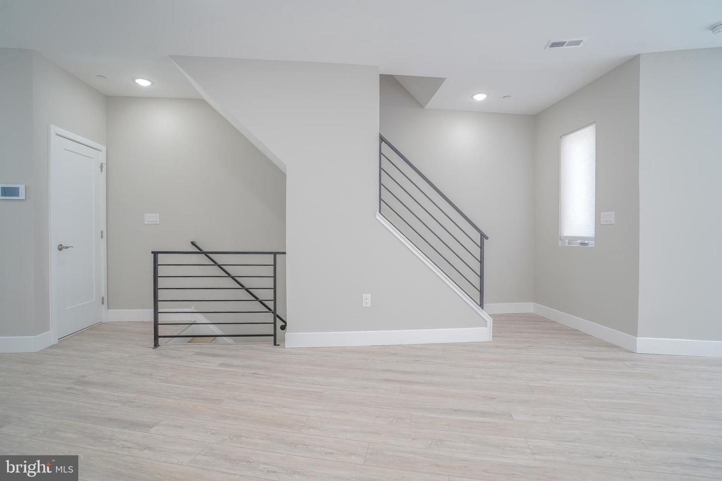 1201 N Taylor Property Photo 9