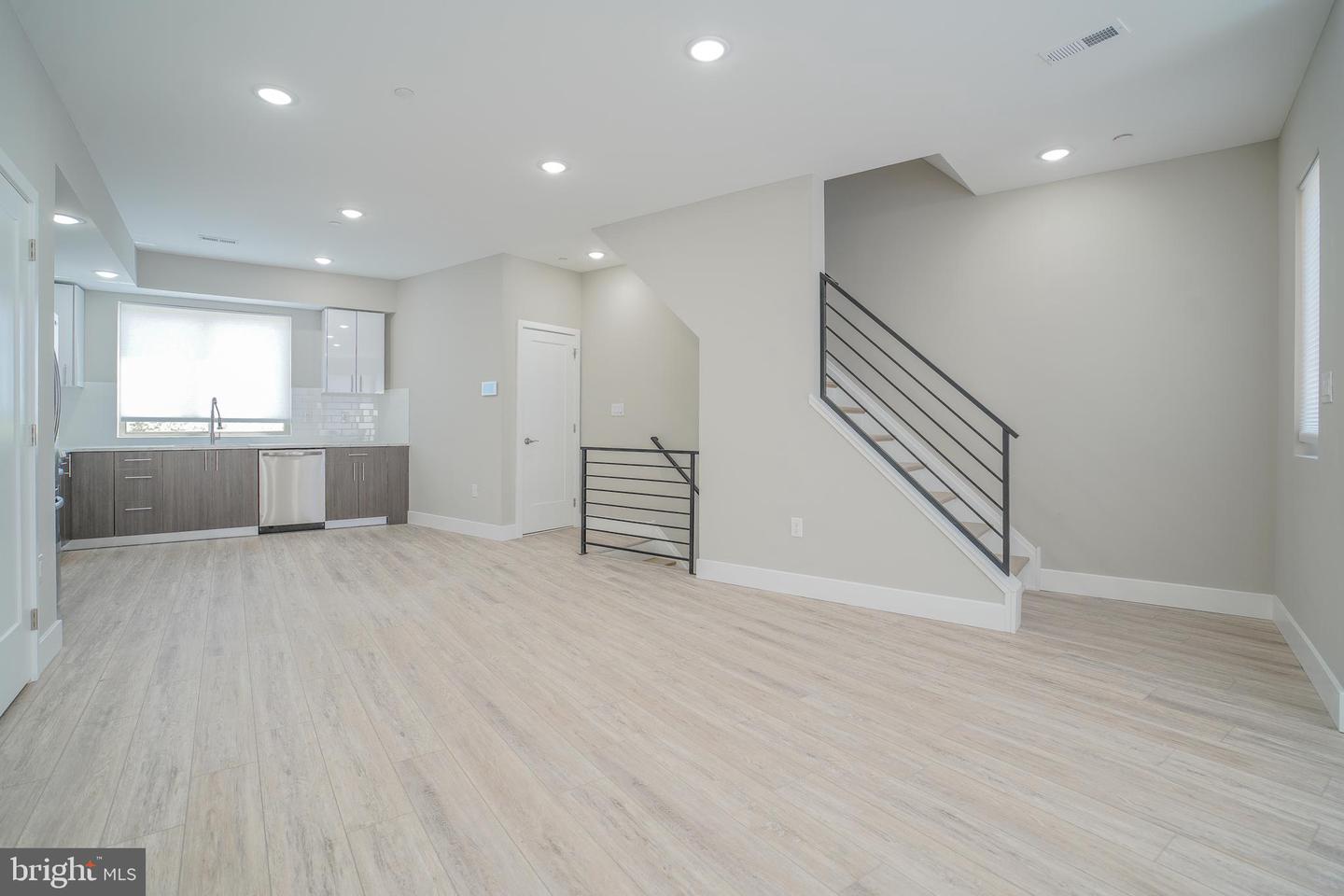 1201 N Taylor Property Photo 14