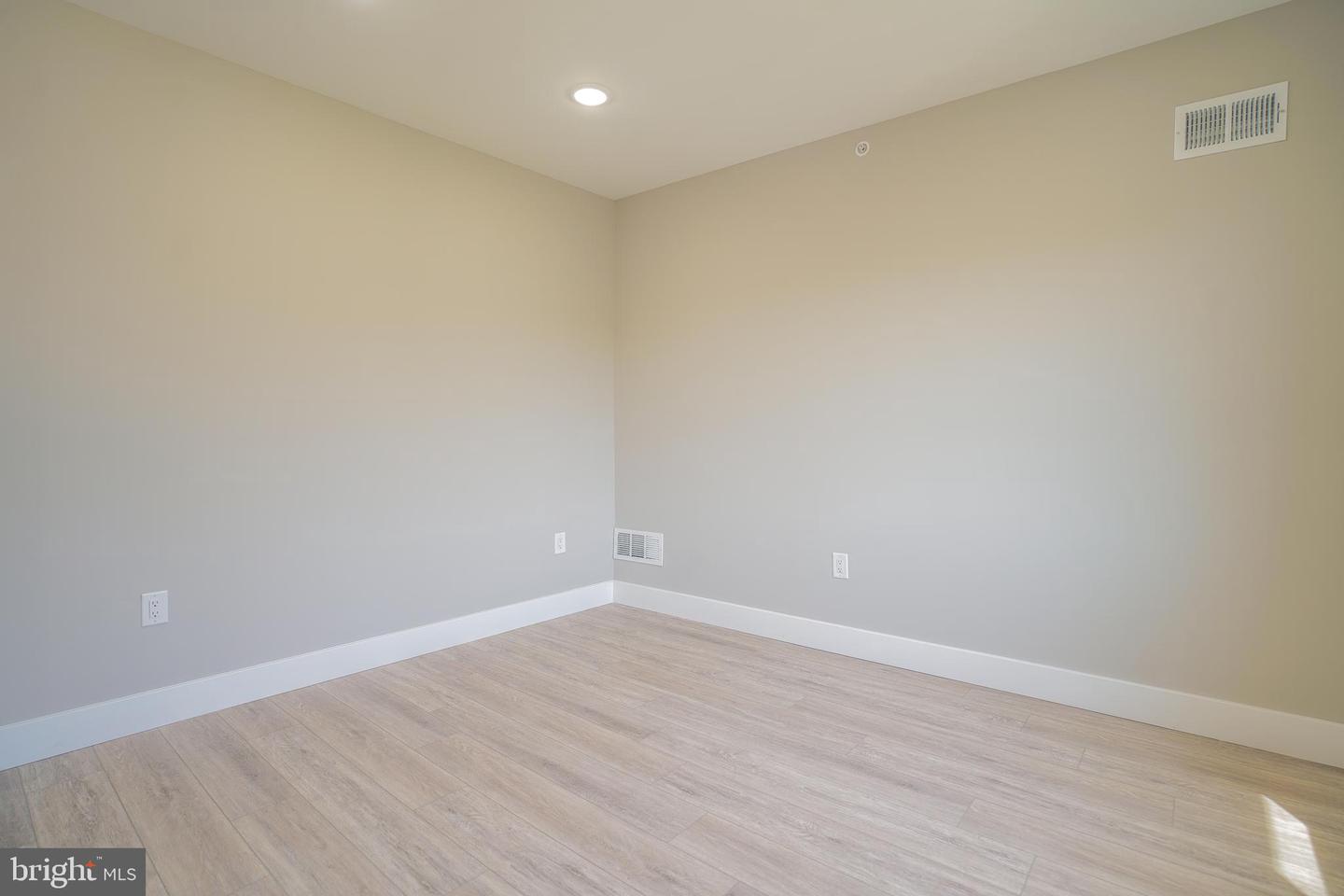 1201 N Taylor Property Photo 15