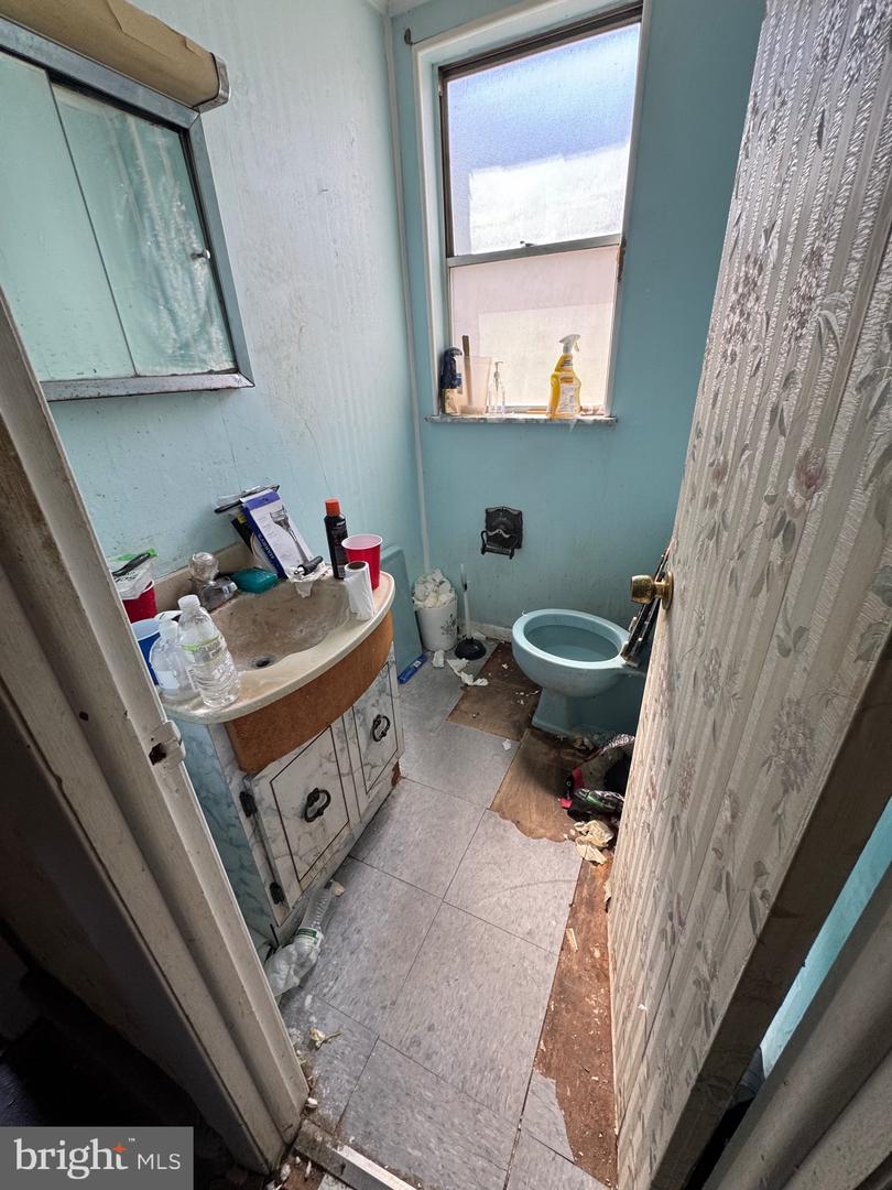 2023 S Darien St Property Photo 4