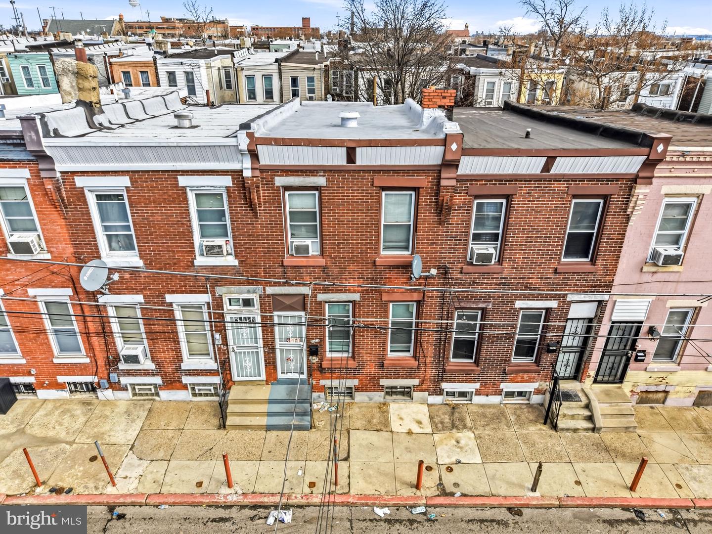 3427 N LEE ST Property Photo 1