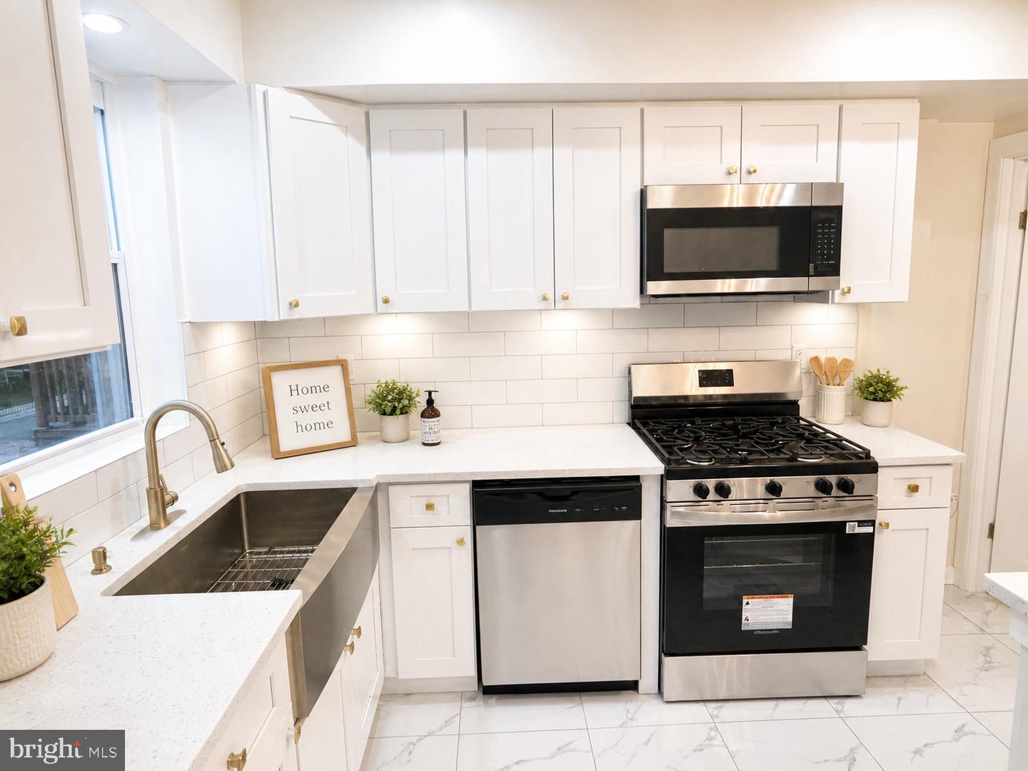 6945 Ogontz Ave Property Photo 12