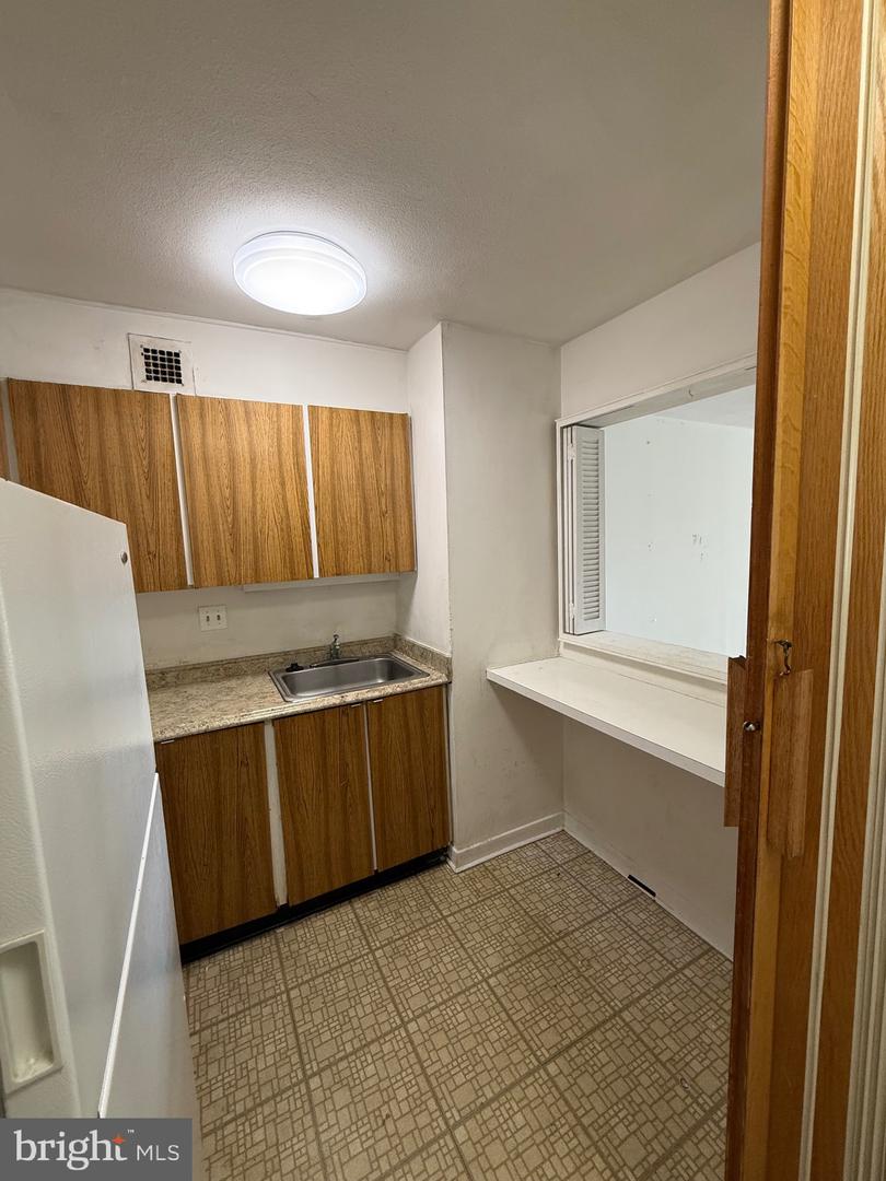 224-30 W Rittenhouse Sq #2317 Property Photo 6