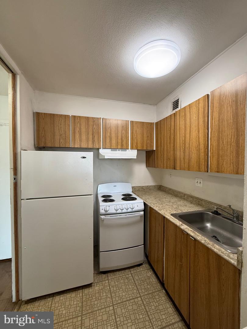 224-30 W Rittenhouse Sq #2317 Property Photo 7