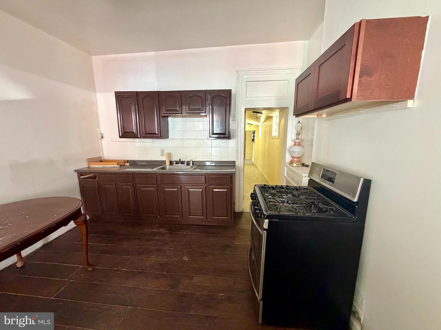2223 N Howard St Property Photo 8