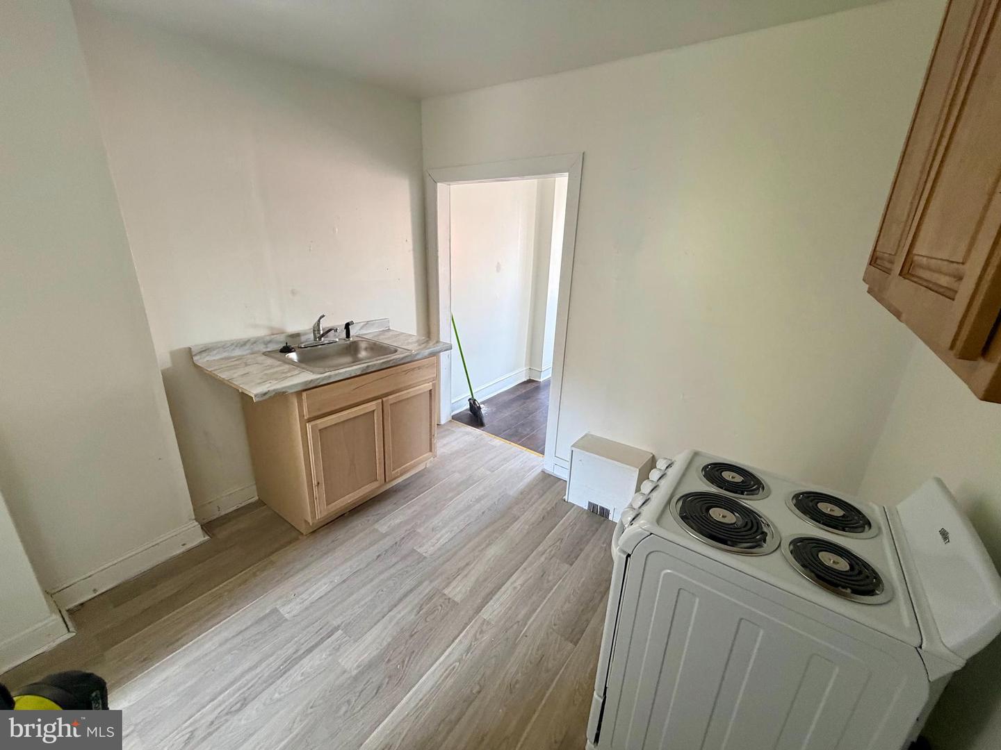 2223 N Howard St Property Photo 14