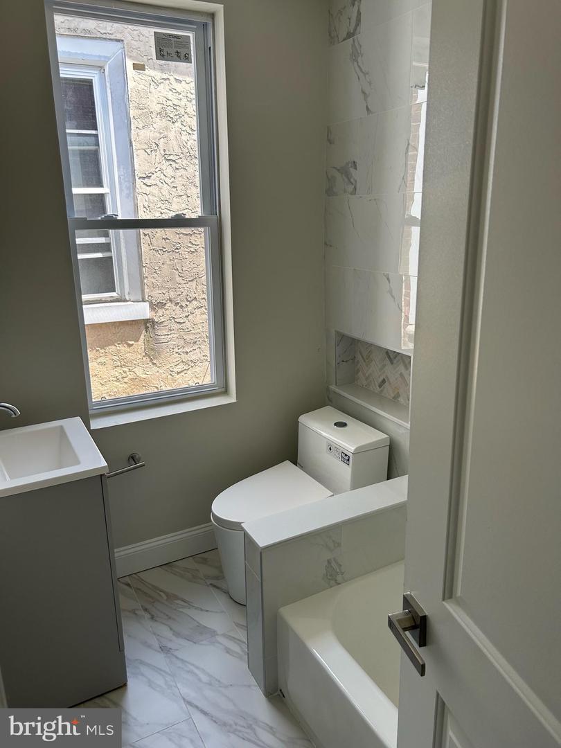 2511 N 31st St Property Photo 6