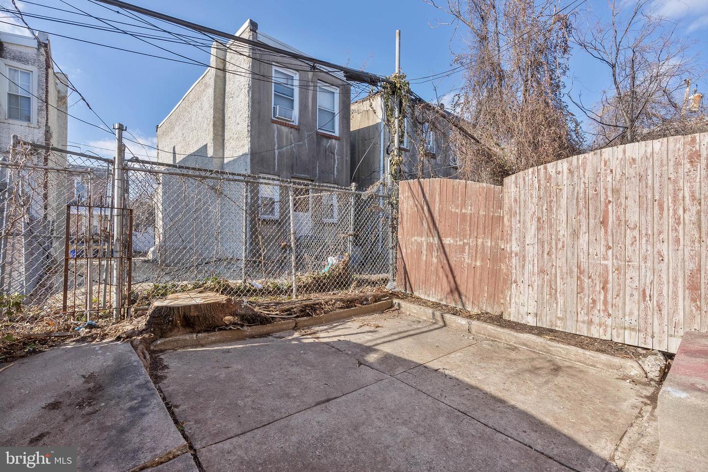 218 N Alden St Property Photo 11