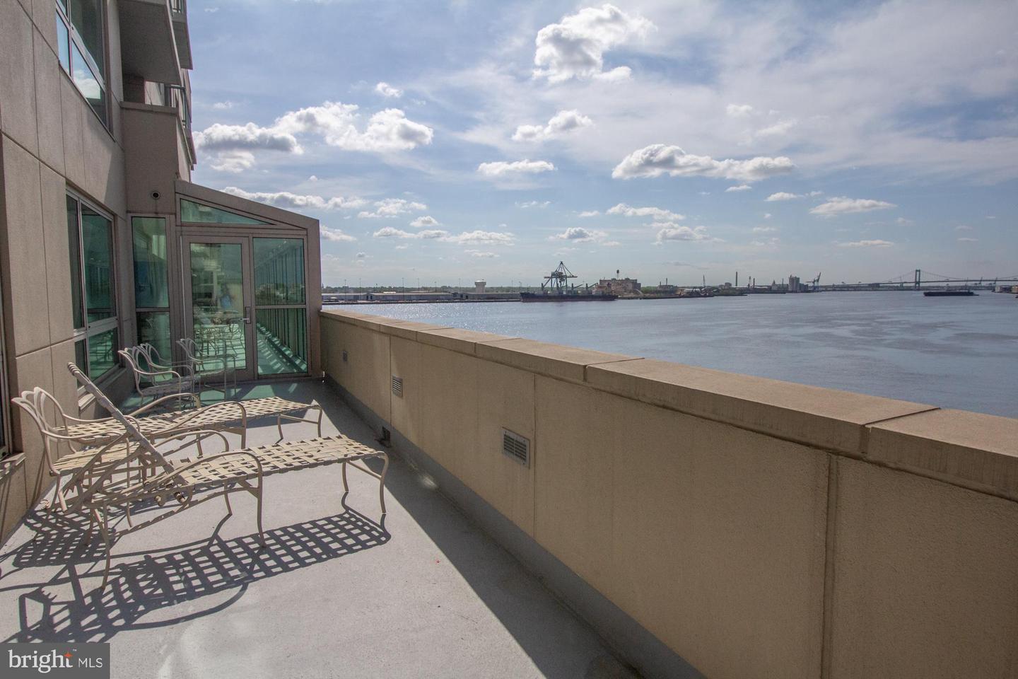 717 S Christopher Columbus Blvd S #714 Property Photo 24
