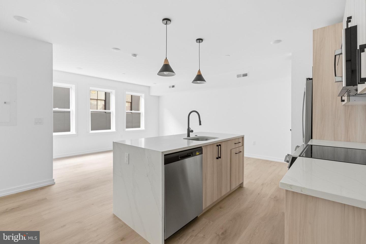 208 Vine St #2c Property Photo 6