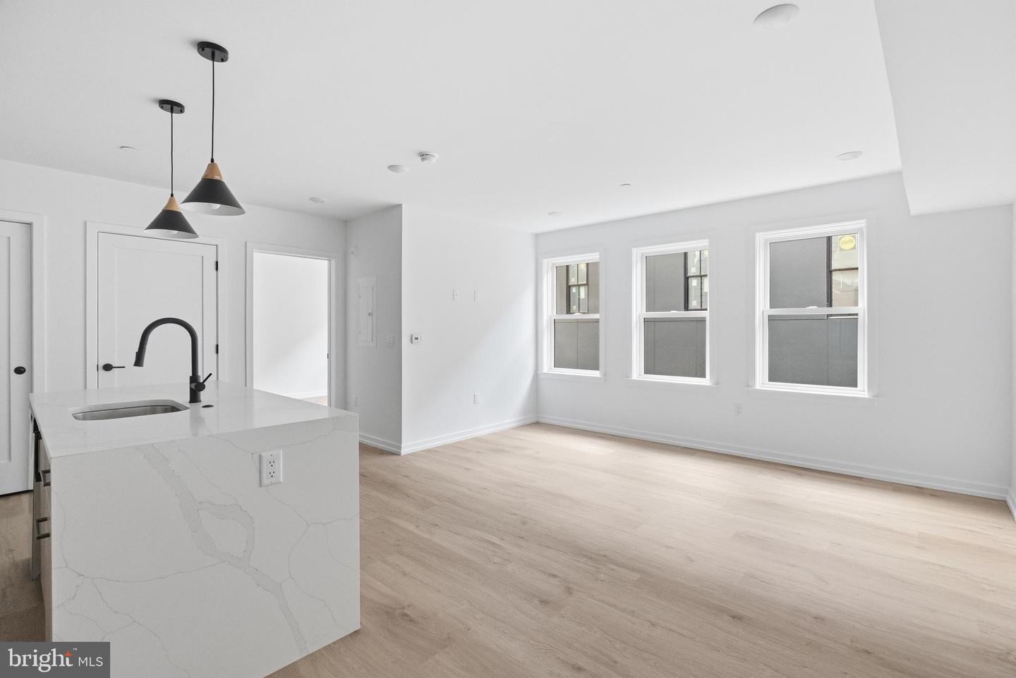 208 Vine St #2c Property Photo 7